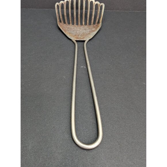 Vintage Chief Metal Kitchen Utensil 3 1/2" x 10 1/2" Made in USA - Picture 4 of 6